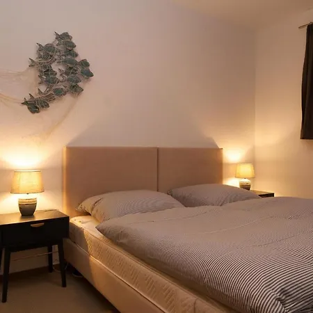 Haus Emilia - *